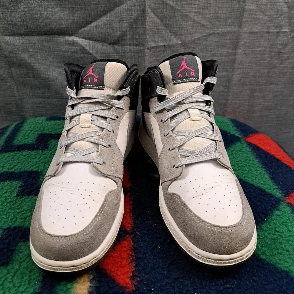 %Air Jordan 1 Mid White Grey Hyper Pink Size 7Y / AJ10 - Picture 3 of 12